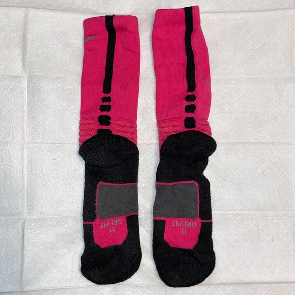 Nike - Picture 2 of 3